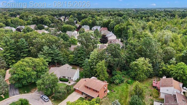 1625 Spruce Court, Commerce Charter Township, MI 48390