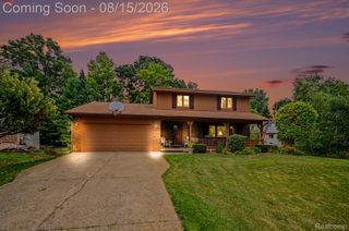 1625 Spruce Court, Commerce Charter Township, MI 48390