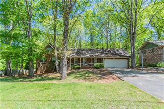 2352 Rockwood Way, Stone Mountain, GA 30087