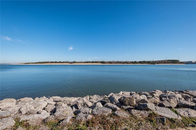 9520 Bay Front DR B, Norfolk, VA 23518