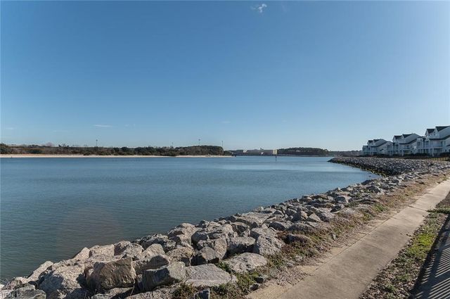 9520 Bay Front DR B, Norfolk, VA 23518