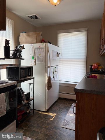 521 & 523 E MAIN ST, Palmyra, PA 17078