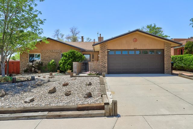 6021 Creggs Street NW, Albuquerque, NM 87120