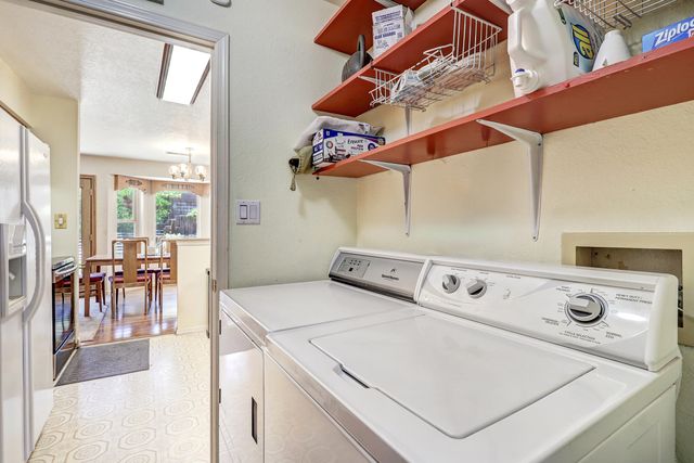 6021 Creggs Street NW, Albuquerque, NM 87120