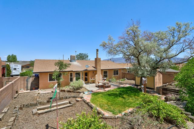 6021 Creggs Street NW, Albuquerque, NM 87120