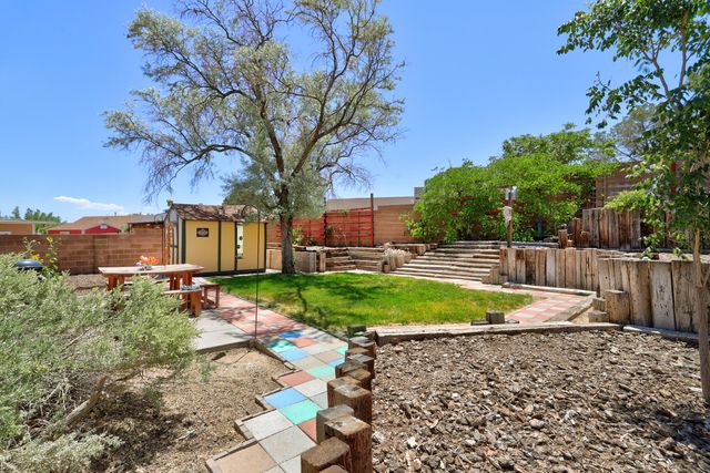 6021 Creggs Street NW, Albuquerque, NM 87120