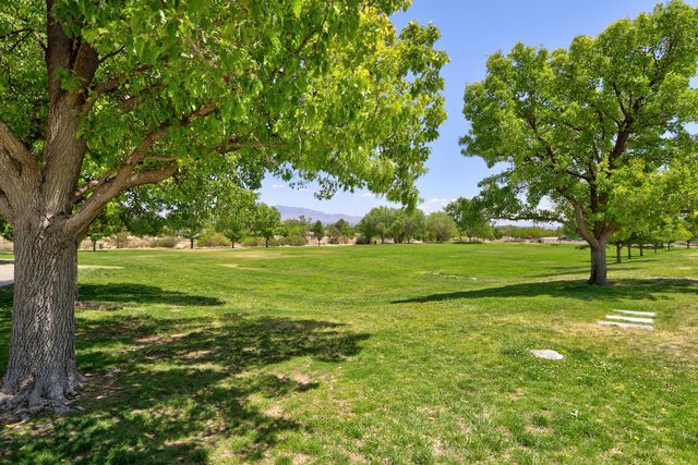 6021 Creggs Street NW, Albuquerque, NM 87120