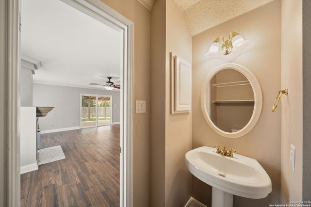 1656 Yucca Park, Schertz, TX 78154