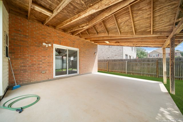 1656 Yucca Park, Schertz, TX 78154