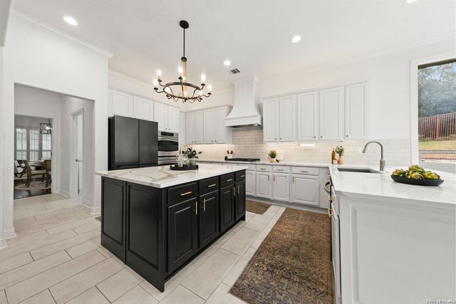21703 Givenchy, San Antonio, TX 78256