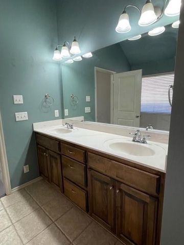 2836 NW 170th Court, Edmond, OK 73012