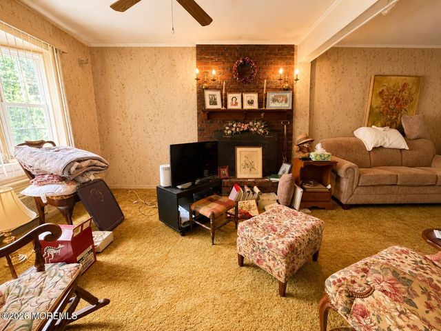 18 Holmes Terrace, Freehold, NJ 07728