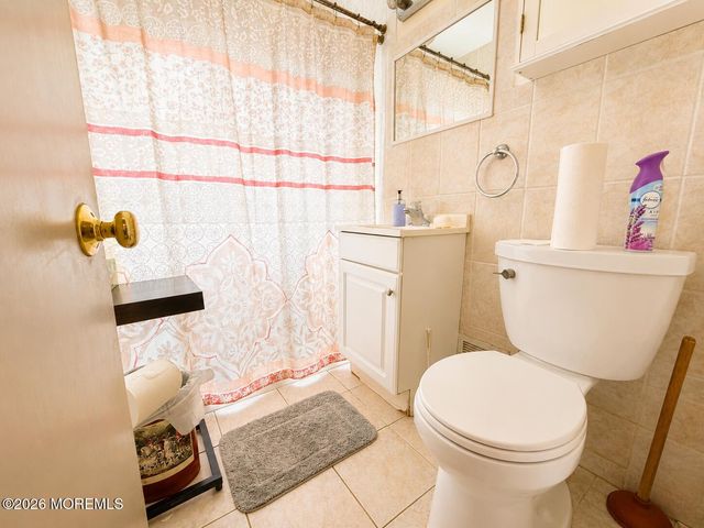 18 Holmes Terrace, Freehold, NJ 07728
