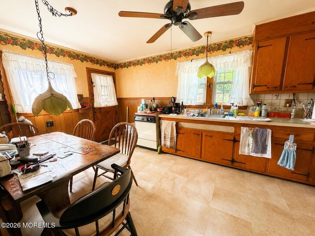 18 Holmes Terrace, Freehold, NJ 07728