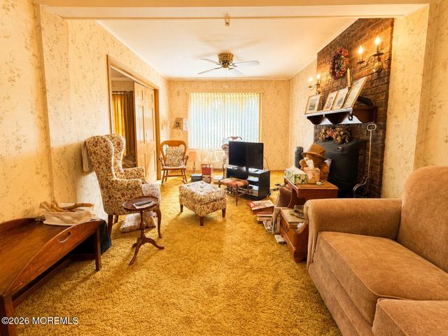 18 Holmes Terrace, Freehold, NJ 07728