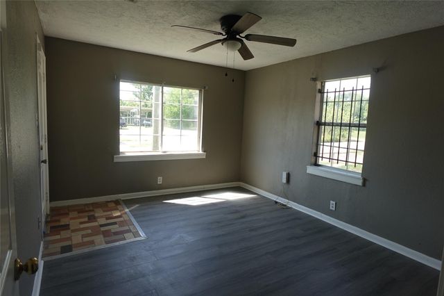 4825 Weaver Road, Houston, TX 77016