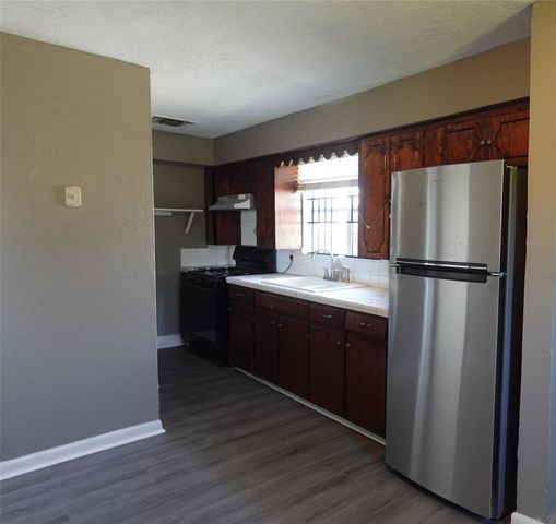 4825 Weaver Road, Houston, TX 77016