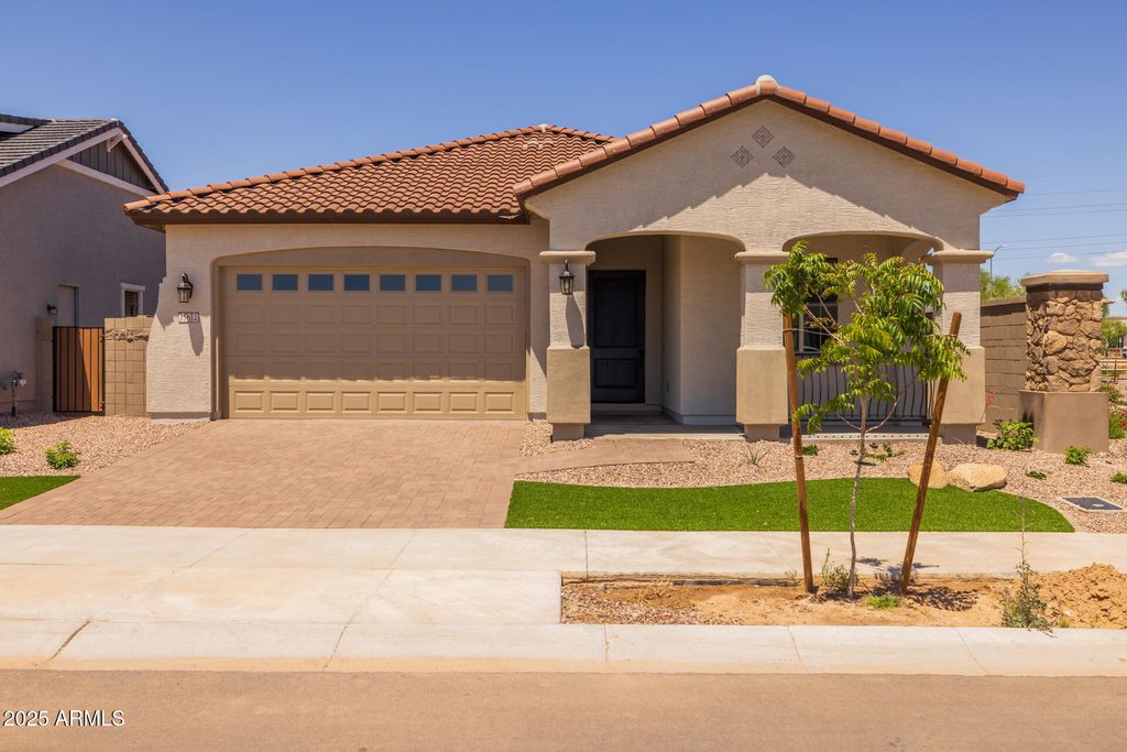 15612 W GEORGIA Drive, Surprise, AZ 85379 — exterior