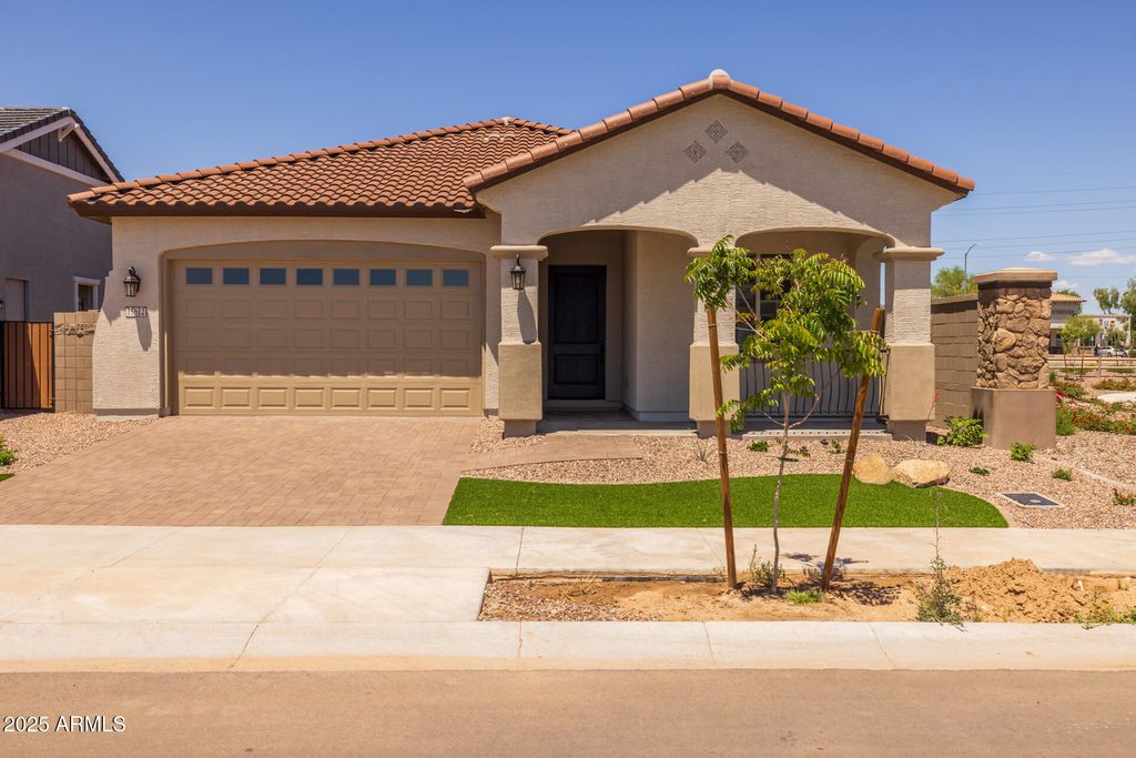 15612 W GEORGIA Drive, Surprise, AZ 85379 — photo 2