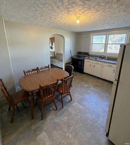 1023 Durbin Street, Bicknell, IN 47512