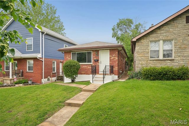 1523 Graham, St Louis, MO 63139