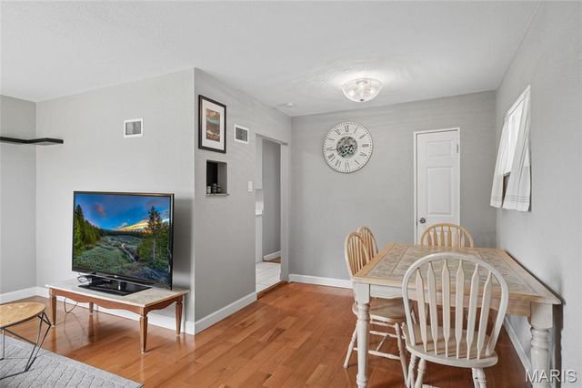 1523 Graham, St Louis, MO 63139