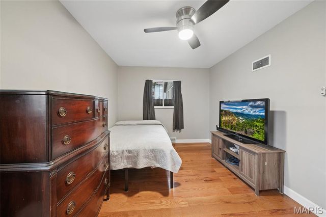 1523 Graham, St Louis, MO 63139