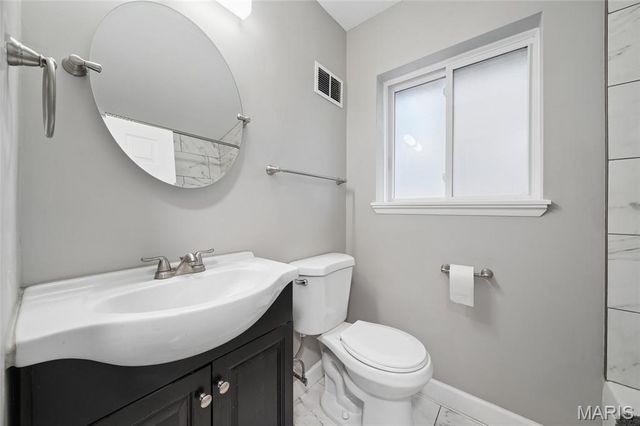 1523 Graham, St Louis, MO 63139