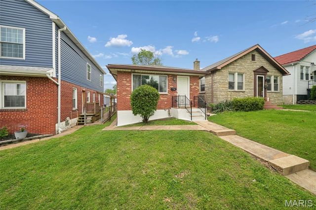 1523 Graham, St Louis, MO 63139