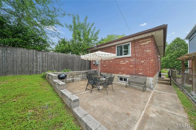 1523 Graham, St Louis, MO 63139