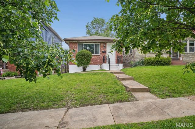 1523 Graham, St Louis, MO 63139