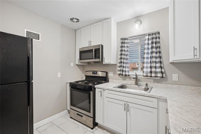 1523 Graham, St Louis, MO 63139