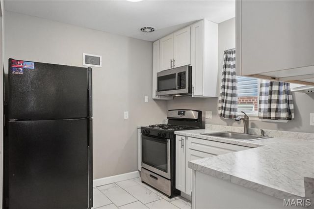 1523 Graham, St Louis, MO 63139