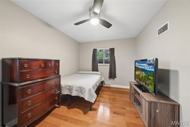 1523 Graham, St Louis, MO 63139