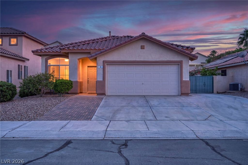 89 Saint Johns Wood Avenue, Henderson, NV 89002 — exterior