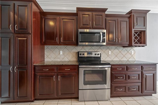 713 SW Brighton Drive, Bentonville, AR 72712