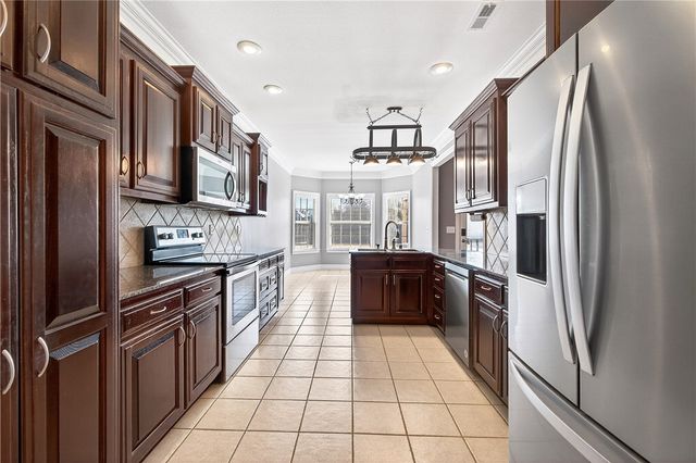 713 SW Brighton Drive, Bentonville, AR 72712