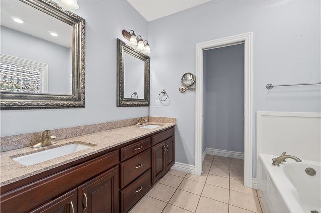 713 SW Brighton Drive, Bentonville, AR 72712