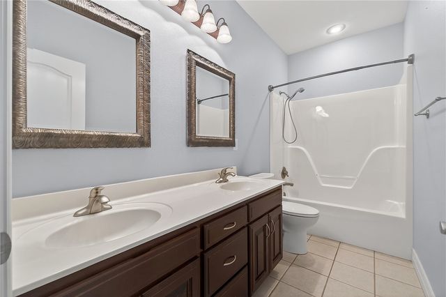 713 SW Brighton Drive, Bentonville, AR 72712