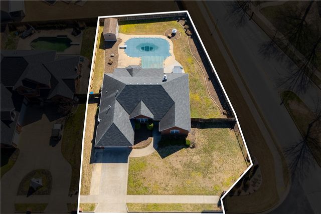 713 SW Brighton Drive, Bentonville, AR 72712