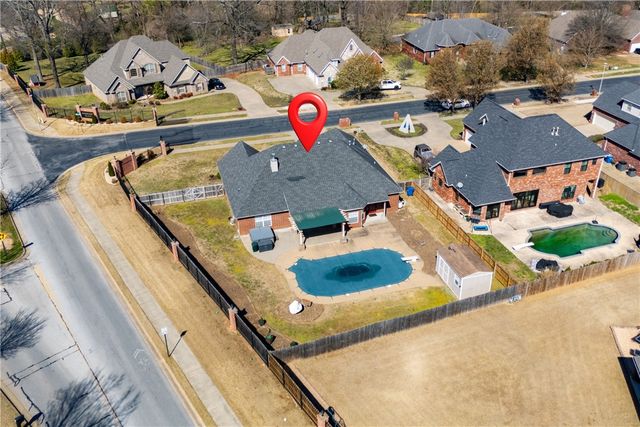 713 SW Brighton Drive, Bentonville, AR 72712