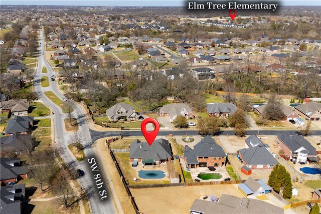 713 SW Brighton Drive, Bentonville, AR 72712