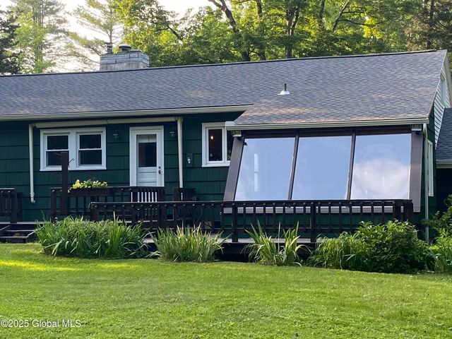 94 Dubois Lane, Clifton Park, NY 12148