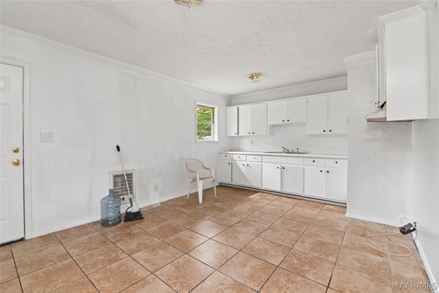 190 Lucky Town Loop, Elmore, AL 36025