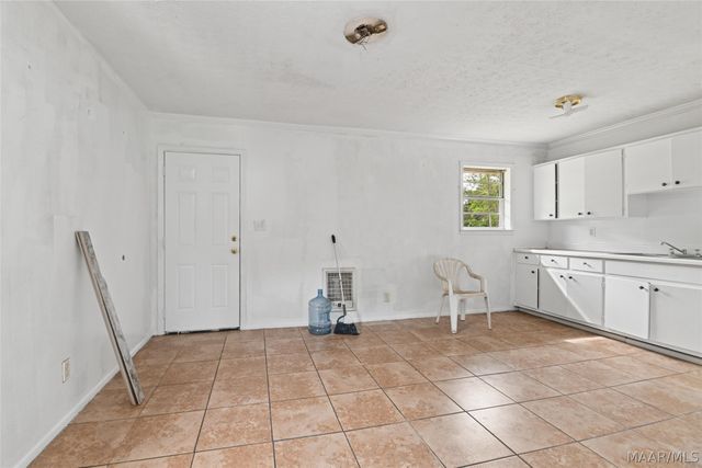 190 Lucky Town Loop, Elmore, AL 36025