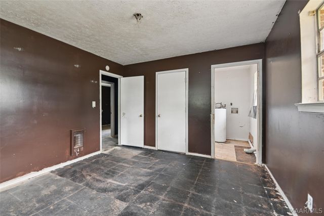 190 Lucky Town Loop, Elmore, AL 36025