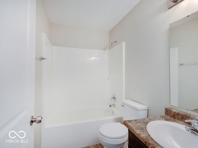 1404 Graybark Street, Sheridan, IN 46069