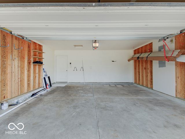 1404 Graybark Street, Sheridan, IN 46069