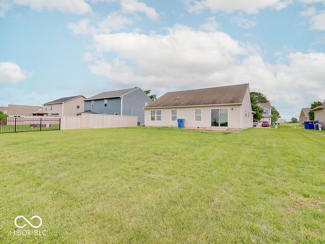 1404 Graybark Street, Sheridan, IN 46069