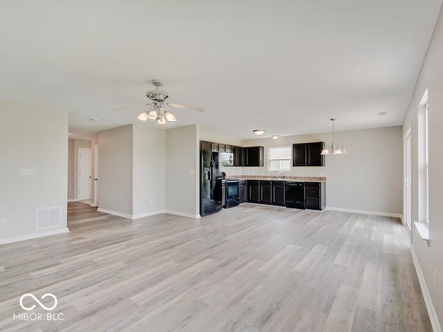 1404 Graybark Street, Sheridan, IN 46069